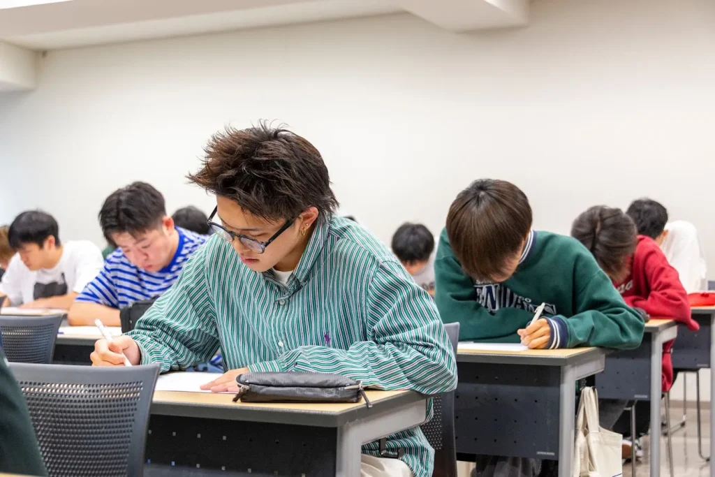 専門学校は最終学歴に入る？卒業後の経歴や見られ方について解説  