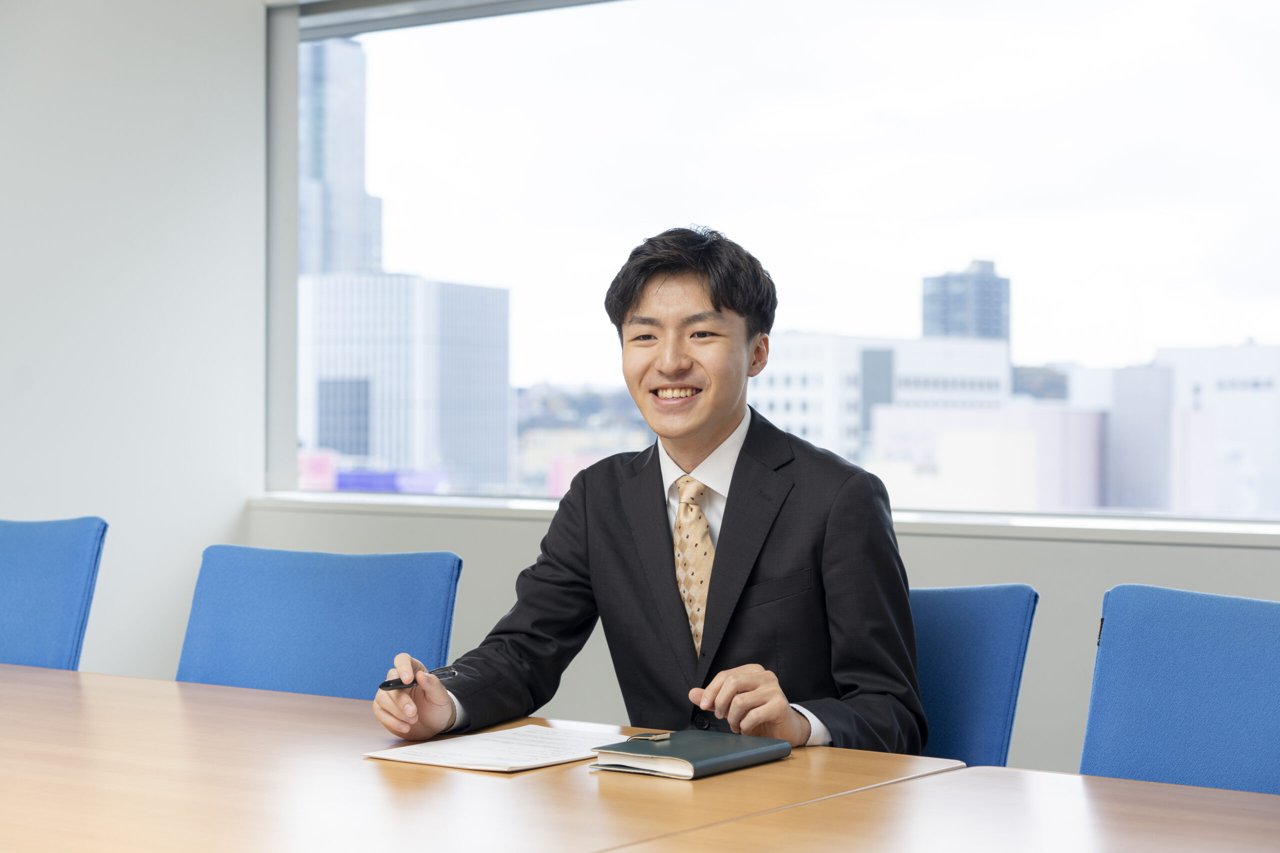 税理士と会計士の違いについて、業務内容や収入、必要な資格などを徹底 